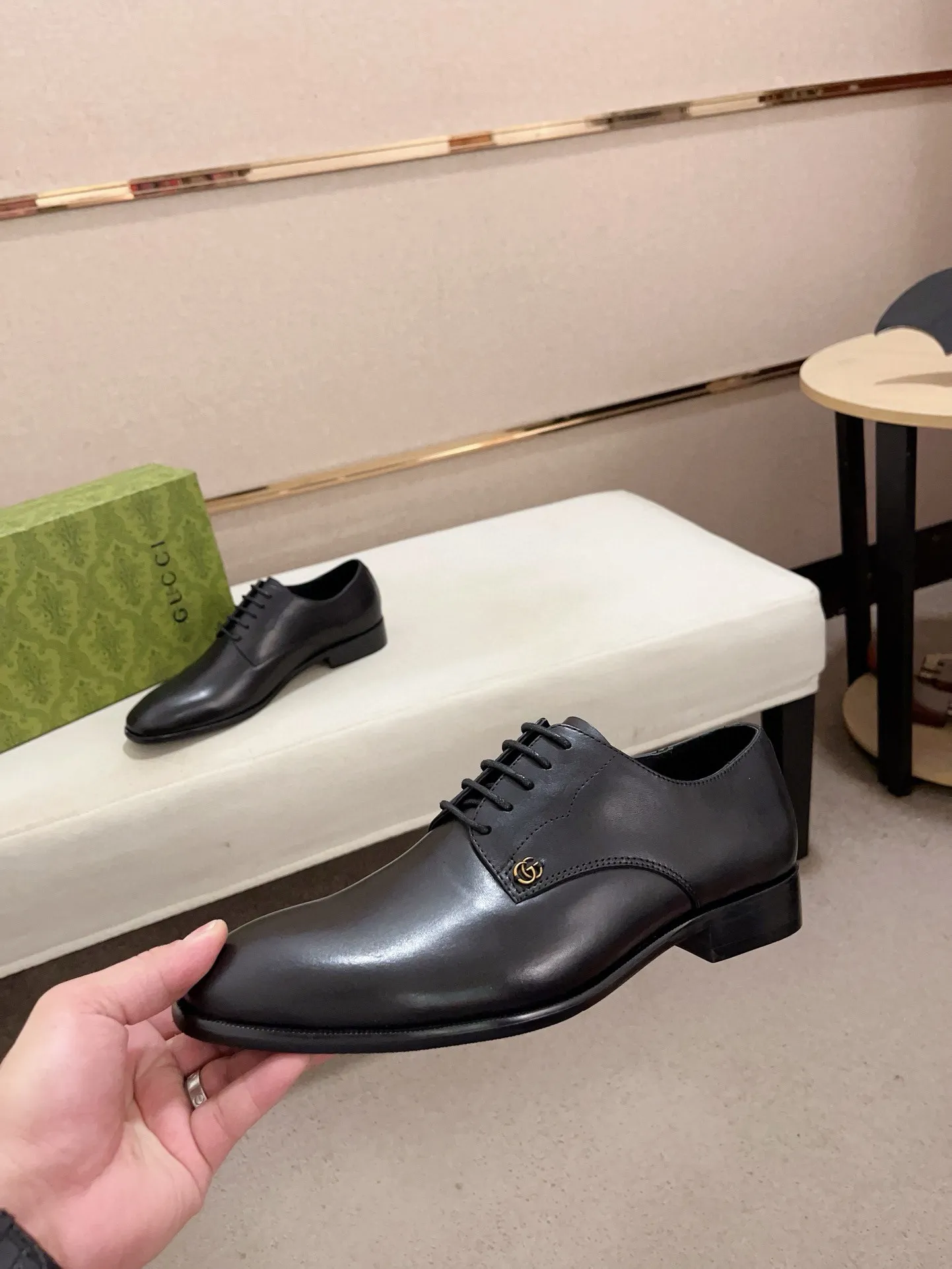 Men's shoes 💰: 520💰 (GUCCI) new series ss hot new products 💢 💠 Casual leather shoes 👞, first layer of cowhide, upper hardware buckles and logo on the sides of the shoe, brand logo on the insole and sole 💠 💎Upper: 100% cowhide 💎Inner: cowhide/100% 💎Feet: cowhide/100% 💎Sole: rubber/100% 💎SIZE: 38 39 40 41 42 43 44 Can be customized 45